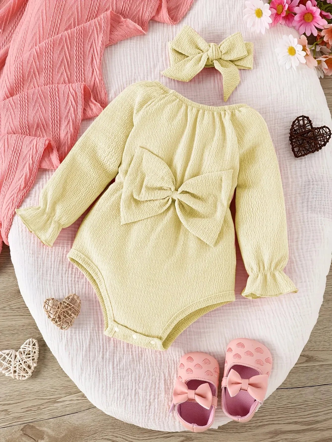 Baby Baby Spring and Autumn Cute Fashion Sweet Foreign Style Bow Pink Long Sleeve Onesie + Kerchief Baby Two-piece Set